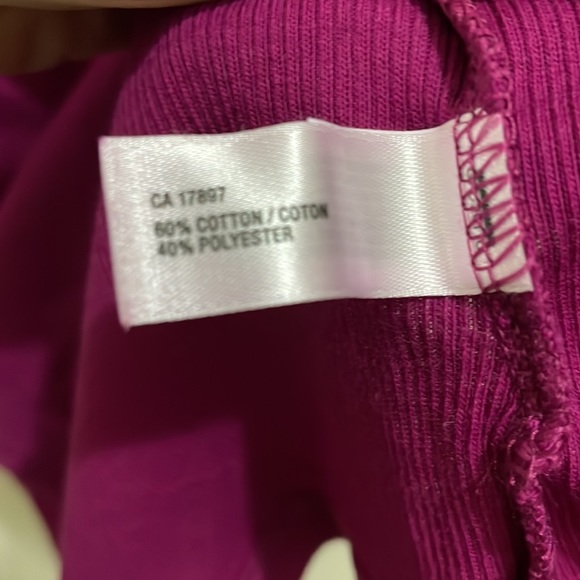 Gap dark pink v neck top (sz l) - Picture 6 of 9